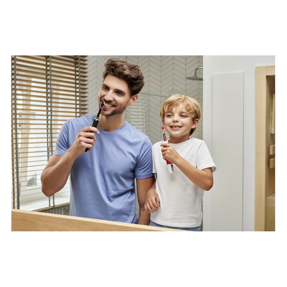 Електрична зубна щітка Oral-B PRO 700 D16.513.1U + D100.410.2K Cars (Family Edition) — фото 11