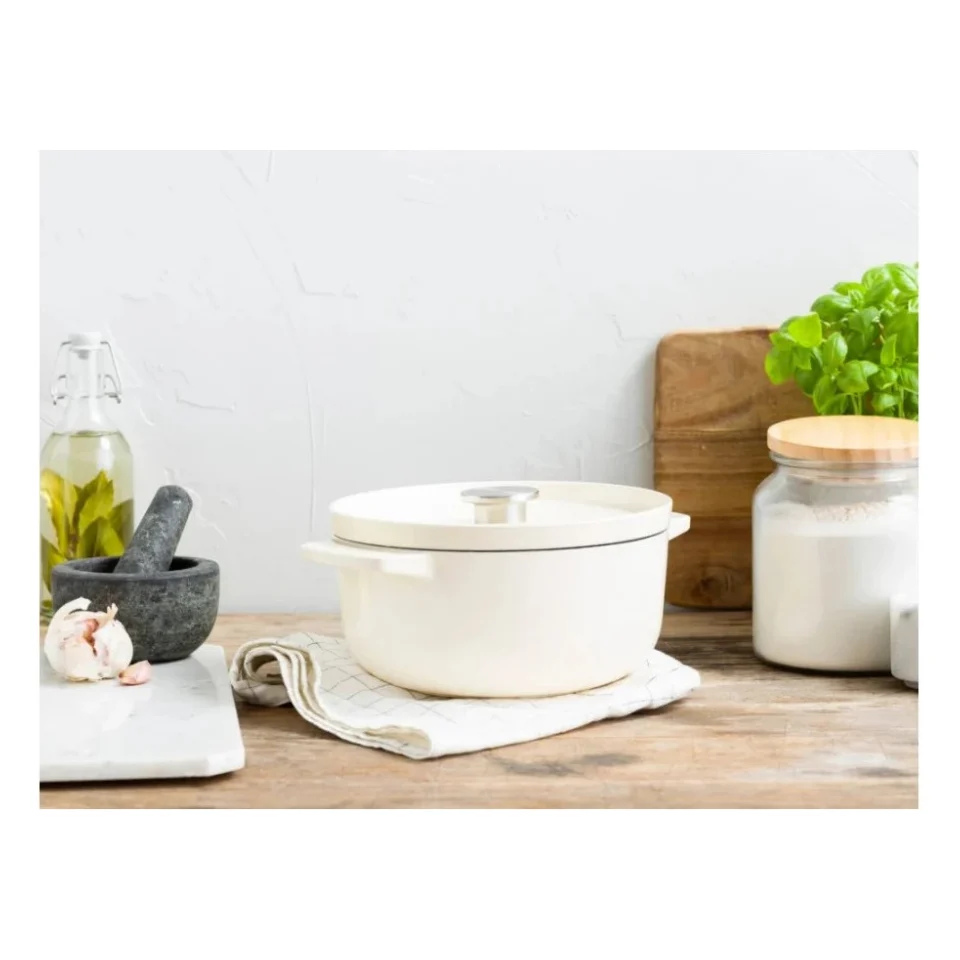 Каструля KitchenAid чавунна з кришкою 3,3 л Мигдалевий крем (CC006056-001) — фото 5