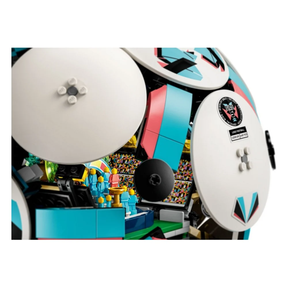 Конструктор LEGO Editions Football Футбольний м'яч (43019) — фото 4