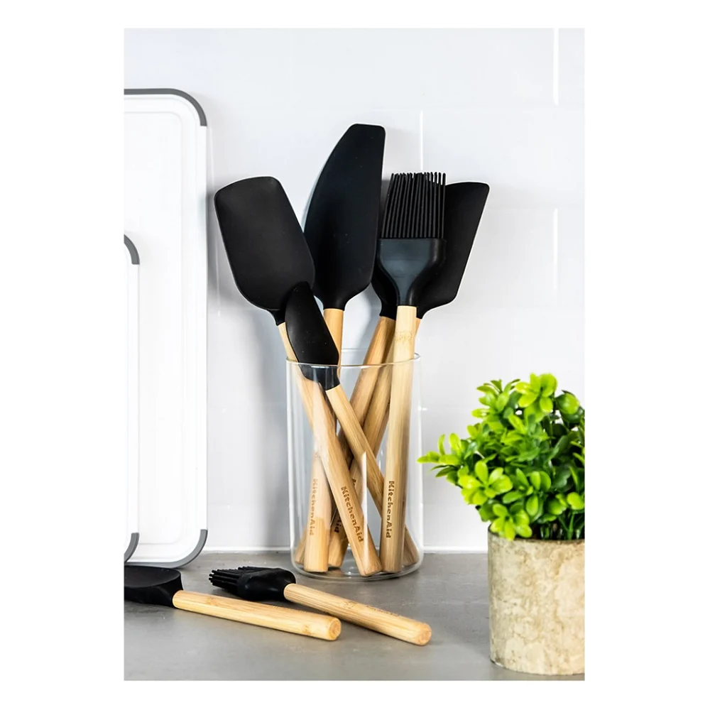 Лопатка кухонна KitchenAid Classic для тіста 30 см чорний (KQG631OHOBE) — фото 5