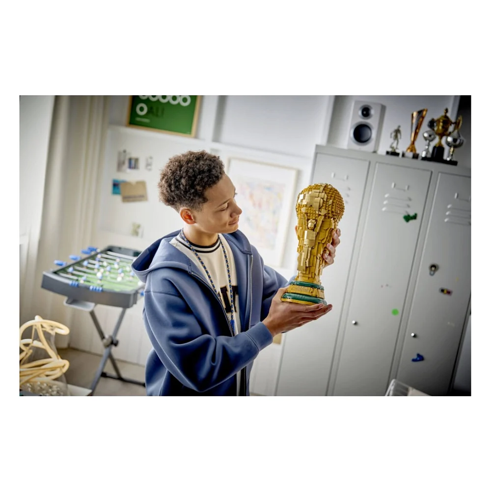 Конструктор LEGO Editions Football Офіційний трофей чемпіонату світу з футболу FIFA (43020-) — фото 8